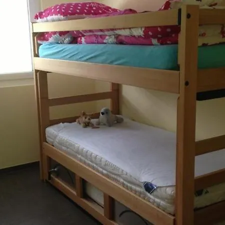 Apartment Sleeps 10 Wifi
